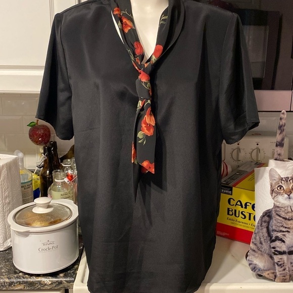 Womens Maggie Sweet black short sleeve plus size blouse 1X - Picture 1 of 4